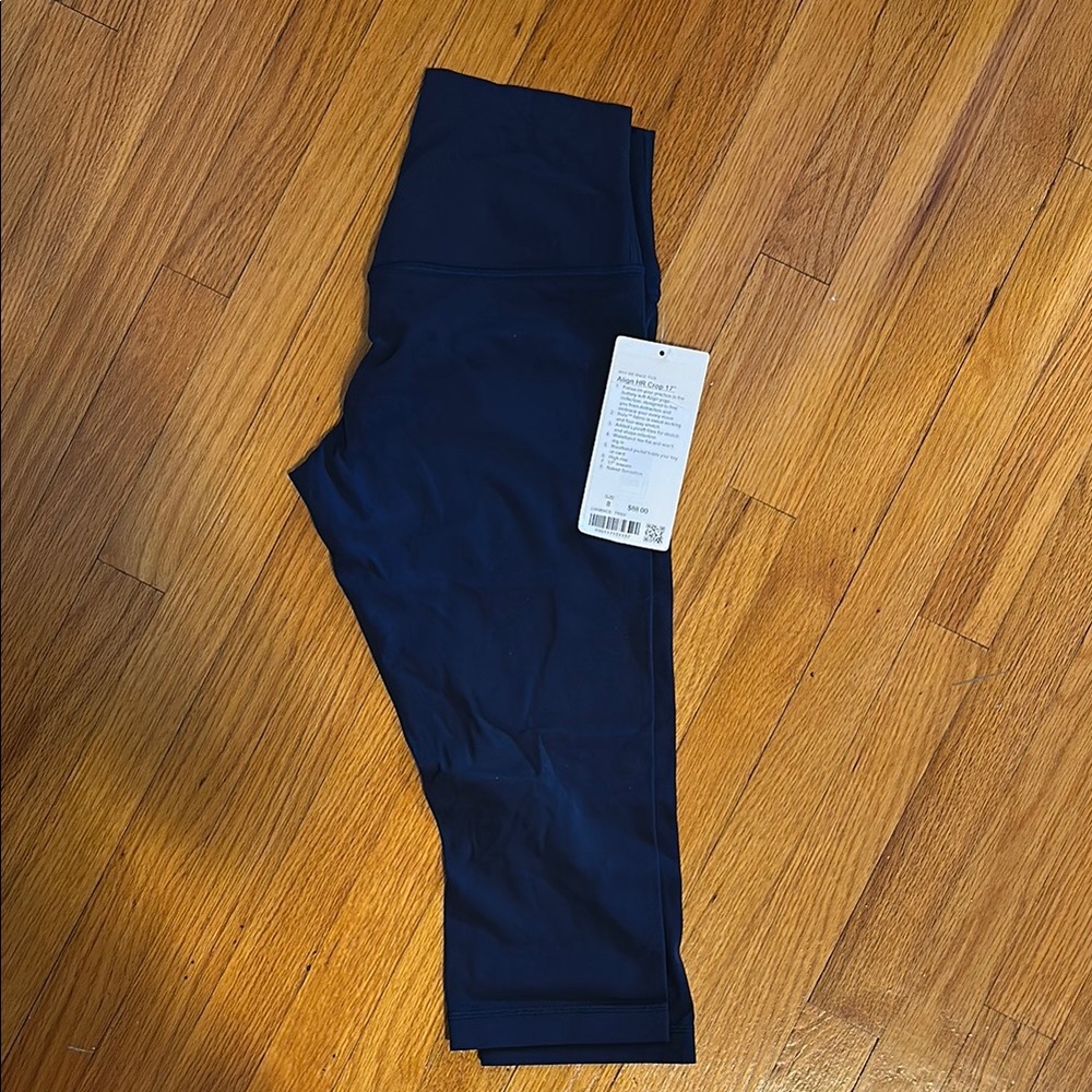NWT Lululemon Align Cropped 17” Size 8